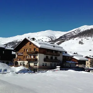 Alaska Hotel